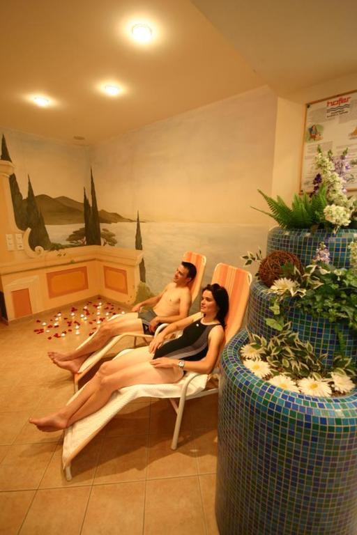 Hotel Mall San Valentino alla Muta Ngoại thất bức ảnh