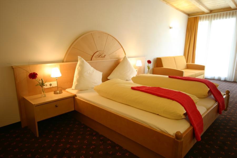 Hotel Mall San Valentino alla Muta Phòng bức ảnh