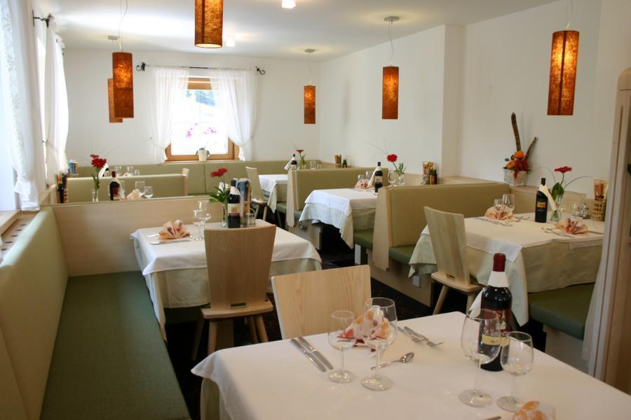 Hotel Mall San Valentino alla Muta Ngoại thất bức ảnh