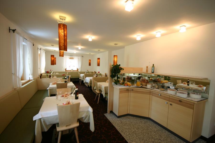 Hotel Mall San Valentino alla Muta Ngoại thất bức ảnh