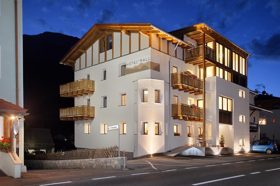 Hotel Mall San Valentino alla Muta Ngoại thất bức ảnh